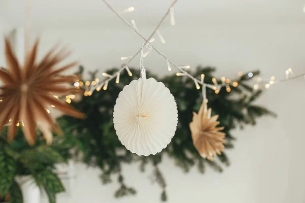 Stylish Paper Christmas Stars Lights Hanging Background Festive Decorated Boho —  Fotos de Stock