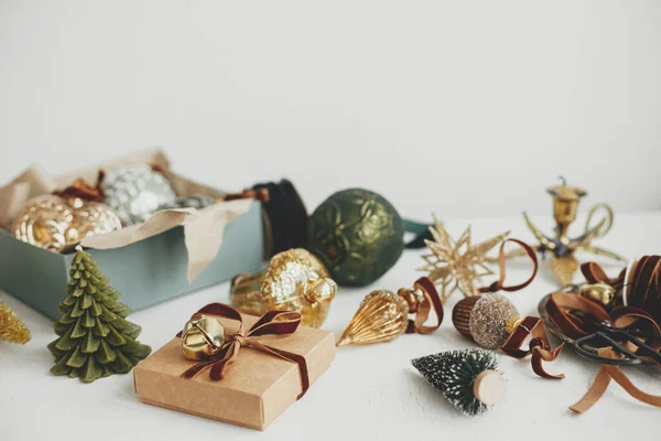 Stylish Christmas Vintage Ornaments Gift Ribbon Scissors Rustic White Table — ストック写真