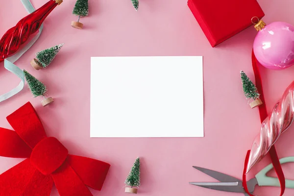 Mockup Moderno Cartoline Natale Carta Vuota Con Spazio Testo Fiocco — Foto Stock