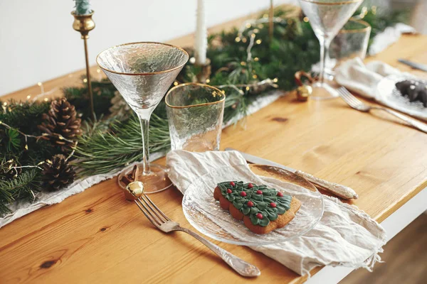 Christmas Table Setting Christmas Tree Cookie Plate Linen Napkin Bell — Stock Photo, Image