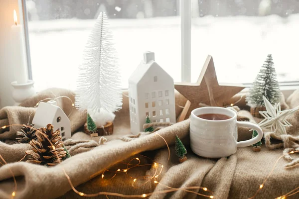 Χριστούγεννα Νεκρές Χειμωνιάτικος Ύμνος Στο Σπίτι Ζεστό Φλιτζάνι Τσάι Χριστουγεννιάτικα — Φωτογραφία Αρχείου