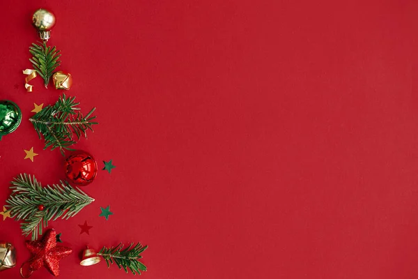 Feliz Natal Árvore Natal Elegante Feita Ramos Abeto Bugigangas Confete — Fotografia de Stock