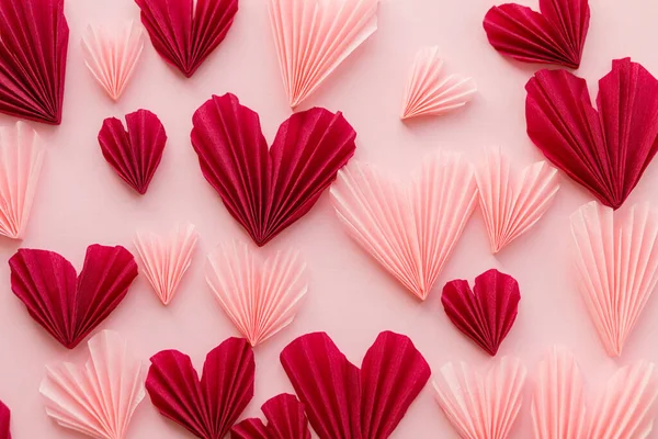 День Святого Валентина Плоский Лежав Стильна Композиція Рожевих Червоних Сердець — стокове фото