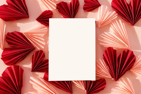 Empty Card Stylish Red Pink Hearts Flat Lay Pink Paper — Stockfoto