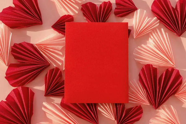 Stylish Empty Red Card Pink Red Hearts Flat Lay Pink — Fotografia de Stock