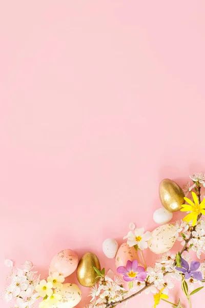 Happy Easter Easter Flat Lay Stylish Eggs Blooming Flowers Pink — Stockfoto