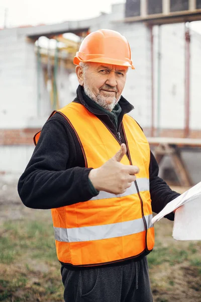 Senior Man Engineer Construction Worker Hardhat Approving Building New Modern — Stock Photo, Image