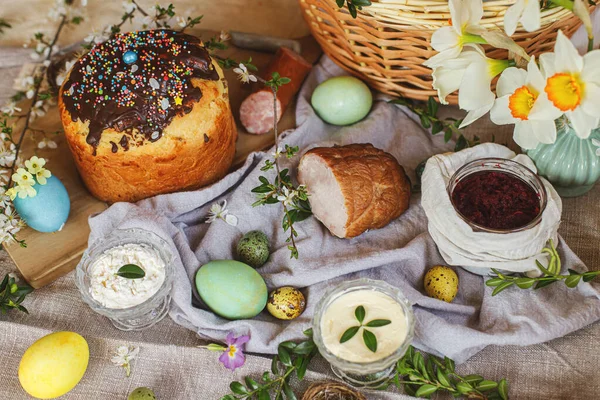Homemade Easter Bread Natural Dyed Easter Eggs Ham Beets Butter — Stockfoto
