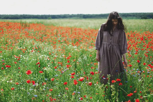 Stylish Woman Rustic Dress Walking Red Poppy Field Cottagecore Aesthetics — Stock Photo, Image