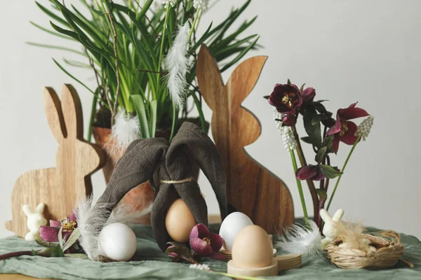 부활절은 도살아 그리고 계란들 이스터 농장에서의 — 스톡 사진