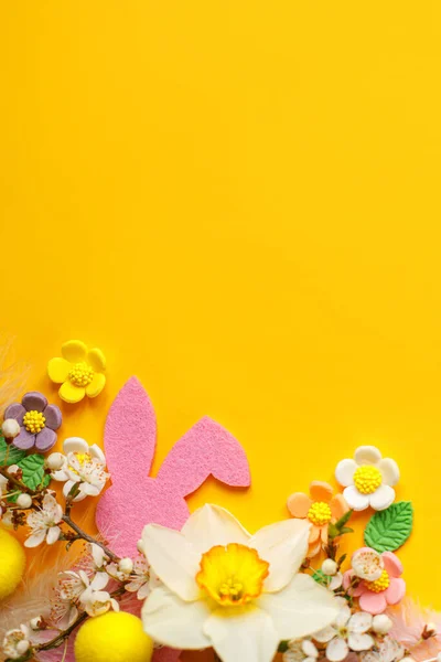 Stylish Easter Eggs Flowers Bunny Cherry Blossoms Flat Lay Yellow — 스톡 사진