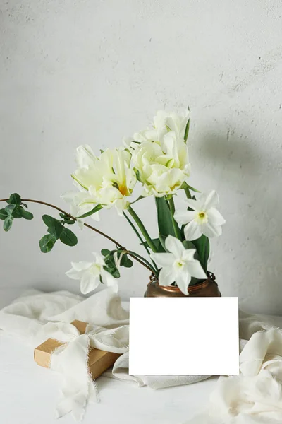 Buona Festa Della Mamma Bellissimo Bouquet Vaso Vintage Confezione Regalo — Foto Stock
