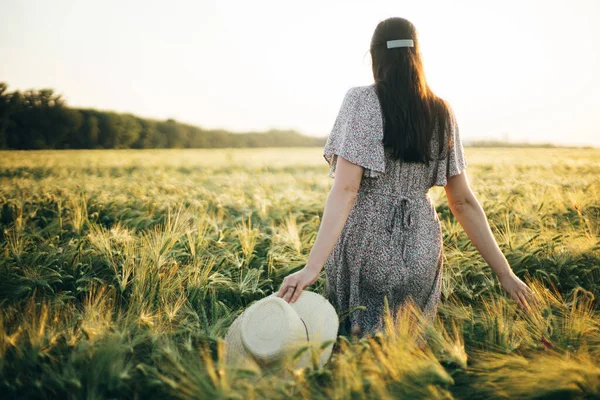 Beautiful Woman Floral Dress Walking Barley Field Sunset Light Atmospheric — Stock Photo, Image