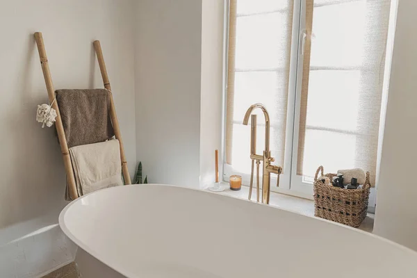 Stylish Boho Bathroom Design Modern Bathtub Golden Faucet Floor Wooden — Stock Photo, Image