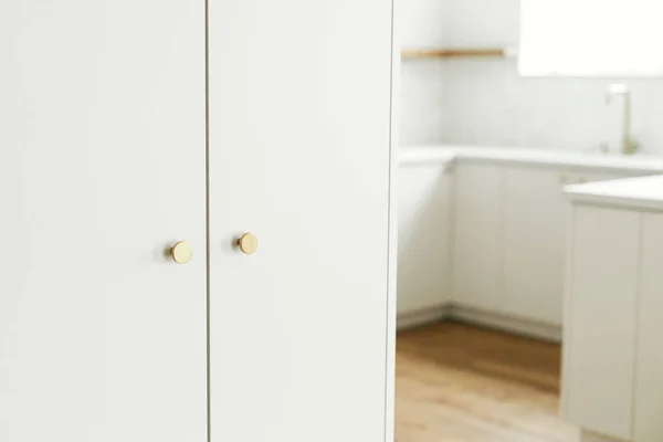 Modern Kitchen Interior Stylish White Kitchen Cabinets Brass Knobs Close — Stock Photo, Image