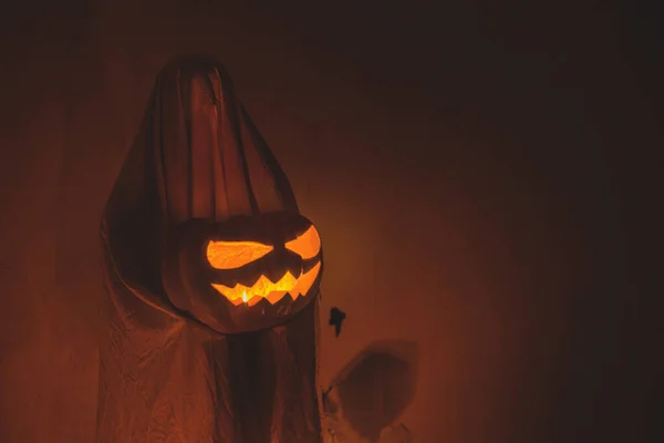 Fantasma Aterrador Sosteniendo Jack Linterna Oscuridad Decoraciones Halloween Atmosféricas Miedo — Foto de Stock