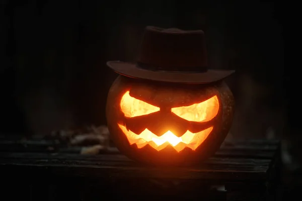 Happy Halloween Spooky Glowing Jack Lantern Autumn Leaves Moody Dark — Stock Photo, Image