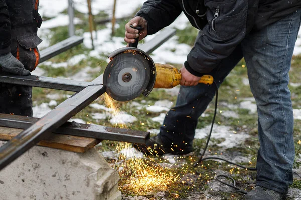 Close Man Grinding Metal Circular Grinder Disc Electric Sparks Worker — Stock Photo, Image