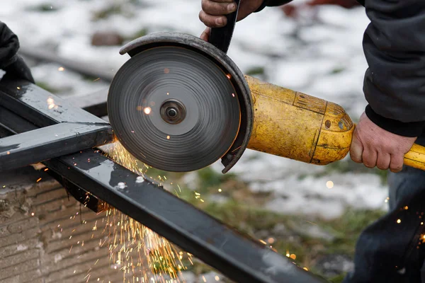 Worker Cutting Metal Angle Grinder Machine Welding Iron Close Circular — Stock Photo, Image