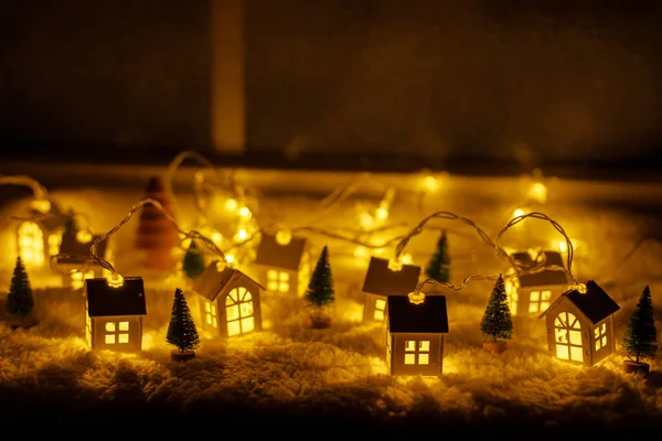 Atmosférická Miniaturní Zimní Vesnice Stylové Roztomilé Zářící Domky Vánoční Stromky — Stock fotografie