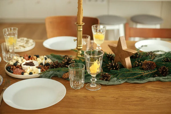 Christmas Table Setting Stylish Table Runner Fir Branches Pine Cones — Stock Photo, Image