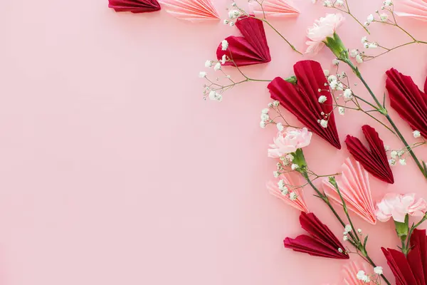 Valentines Day Flat Lay Stylish Pink Red Hearts Composition Flowers — Stock Photo, Image