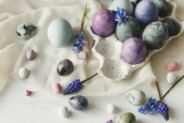 Happy Easter Stylish Easter Eggs Modern Tray Spring Flowers Linen — Stock Photo, Image