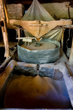 Mihaliccik Eskisehir 'deki Gurleyik şelalesi ve su tahıl fabrikası