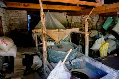 Mihaliccik Eskisehir 'deki Gurleyik şelalesi ve su tahıl fabrikası