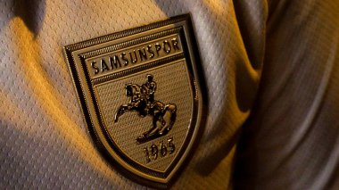 29 Ekim 2023 Eskisehir Türkiye. Samsunspor fc rozeti üniformaya yakın görünüm