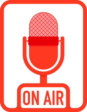 Podcast radyo ikonu düğmeleri ayarlandı. Stüdyo masası mikrofonu ve canlı yayın metni. hisse illüstrasyonu.