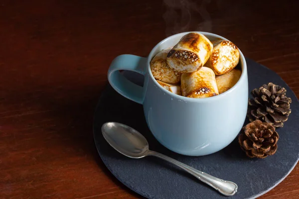 Hot Chocolate Cocoa Topped Toasted Marshmallows Large Blue Mug Spoon — Stock Photo, Image