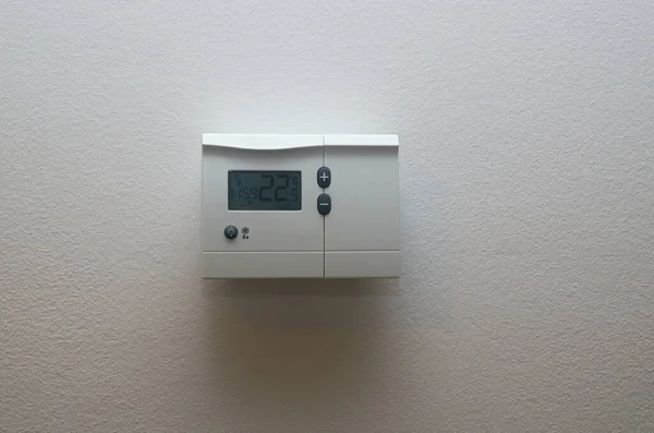 Unidad Temperatura Blanca Para Calefacción Apartamentos Una Puerta Blanca —  Fotos de Stock
