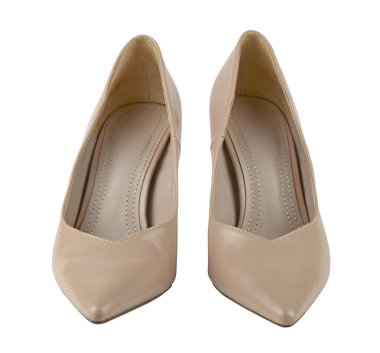 Bej, çıplak görünüş, yüksek topuklu deri ayakkabılar, arka plandan izole edilmiş.