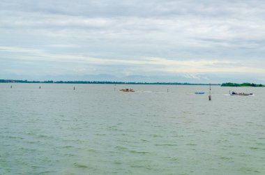 Adriyatik Denizi 'ndeki tekneler Venedik' e gidiyor.