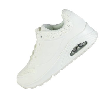 Beyaz arka planda izole edilmiş beyaz bir spor ayakkabı