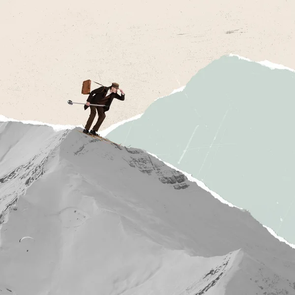 彩色的创意设计 当代艺术穿着西装的男人滑下雪山小山 冬季假期的概念 抽象明信片艺术 冬季季节 — 图库照片