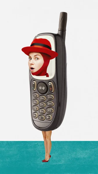 Arte Contemporânea Moderna Sobre Mulher Estranha Telefone Celular Retro Fêmea — Fotografia de Stock