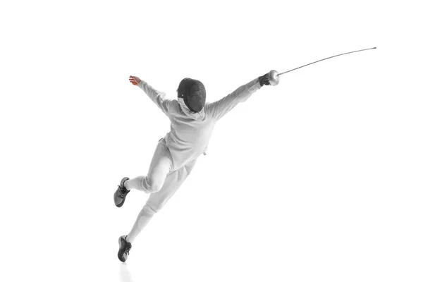 Επαγγελματική Fencer Αρσενικό Στην Ξιφομαχία Κοστούμι Κατάρτισης Σπαθί Απομονώνονται Λευκό — Φωτογραφία Αρχείου