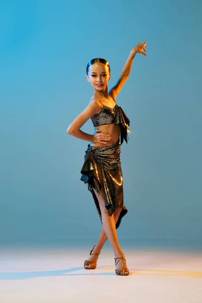 Rumba Tanz Schöne Kleine Mädchen Bühnenkostümen Tanzen Latino Madern Standardtanz — Stockfoto