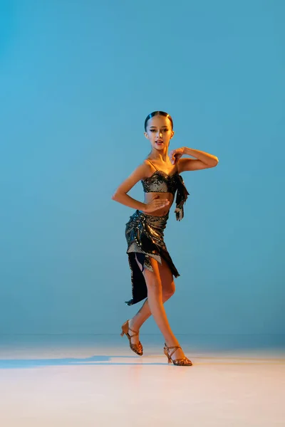 Samba Tanz Schöne Kleine Mädchen Bühnenkostümen Tanzen Latino Madern Standardtanz — Stockfoto