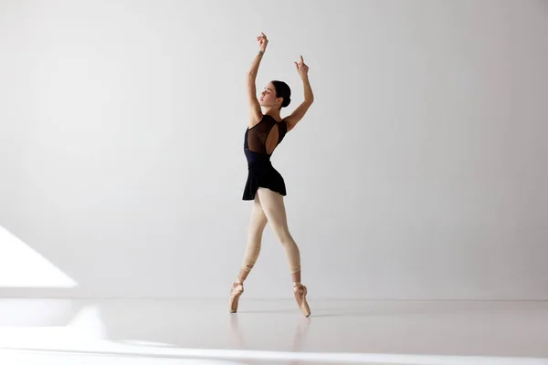 Beauté Danse Classique Portrait Une Jeune Ballerine Tendre Dansant Produisant — Photo