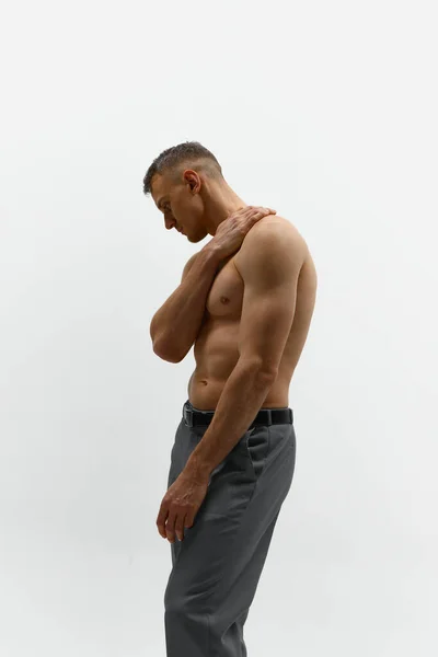 Nackter Oberkörper Porträt Eines Nachdenklichen Jungen Muskulösen Mannes Der Ohne — Stockfoto