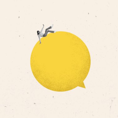 Çağdaş sanat kolajı beyaz renkli stüdyo arka planından büyük bir düşünce baloncuğundan düşen bir işadamı. Tükenme kavramı, destek eksikliği, geçici sorunlar, aşırı çalışma, strateji