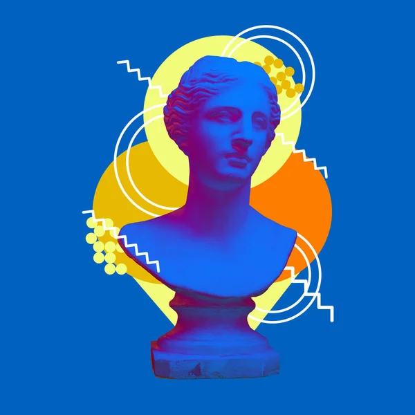 Neonově Zbarvená Starožitná Socha Busta Modrém Pozadí Abstraktními Žlutými Prvky — Stock fotografie