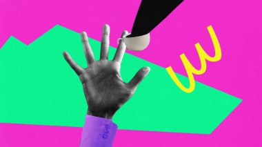 Küçük kahve fincanı tutan büyük kollu soyut yaratıcı kolaj parlak renk arkaplanını izole etti. İş konsepti, mola, sabah ve reklam.