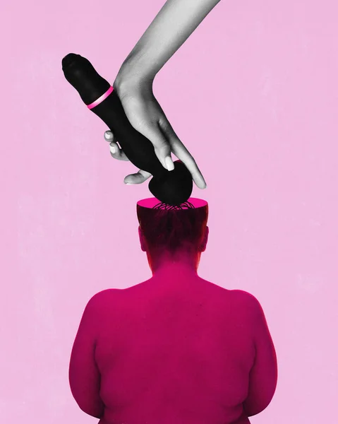 現代アートコラージュ ピンクの効果で裸の女性の体のバックビューを持つ概念的なイメージは 内側の大人のおもちゃと頭と手をオープンしました 社会問題 喜びの概念 — ストック写真