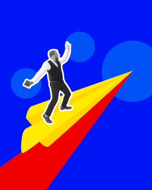 Poster. Çağdaş sanat kolajı. Kendine güvenen siyah beyaz gama işadamı sarı kağıt uçakla parlak mavi arka planda izole edilmiş yeni hedeflere uçuyor. iş konsepti, başarılar, kariyer büyümesi