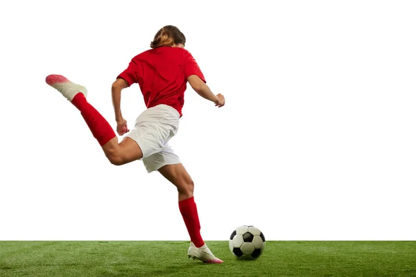Vista Posterior Joven Jugador Fútbol Movimiento Entrenamiento Juego Patadas Bola — Foto de Stock