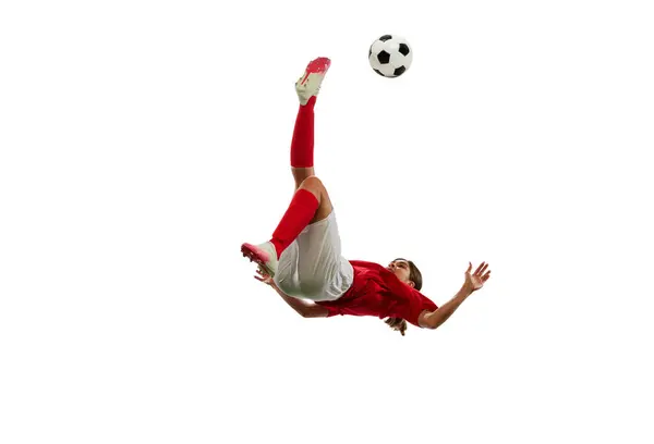 Chica Joven Competitiva Motivada Futbolista Movimiento Pateando Pelota Cayendo Aislada — Foto de Stock